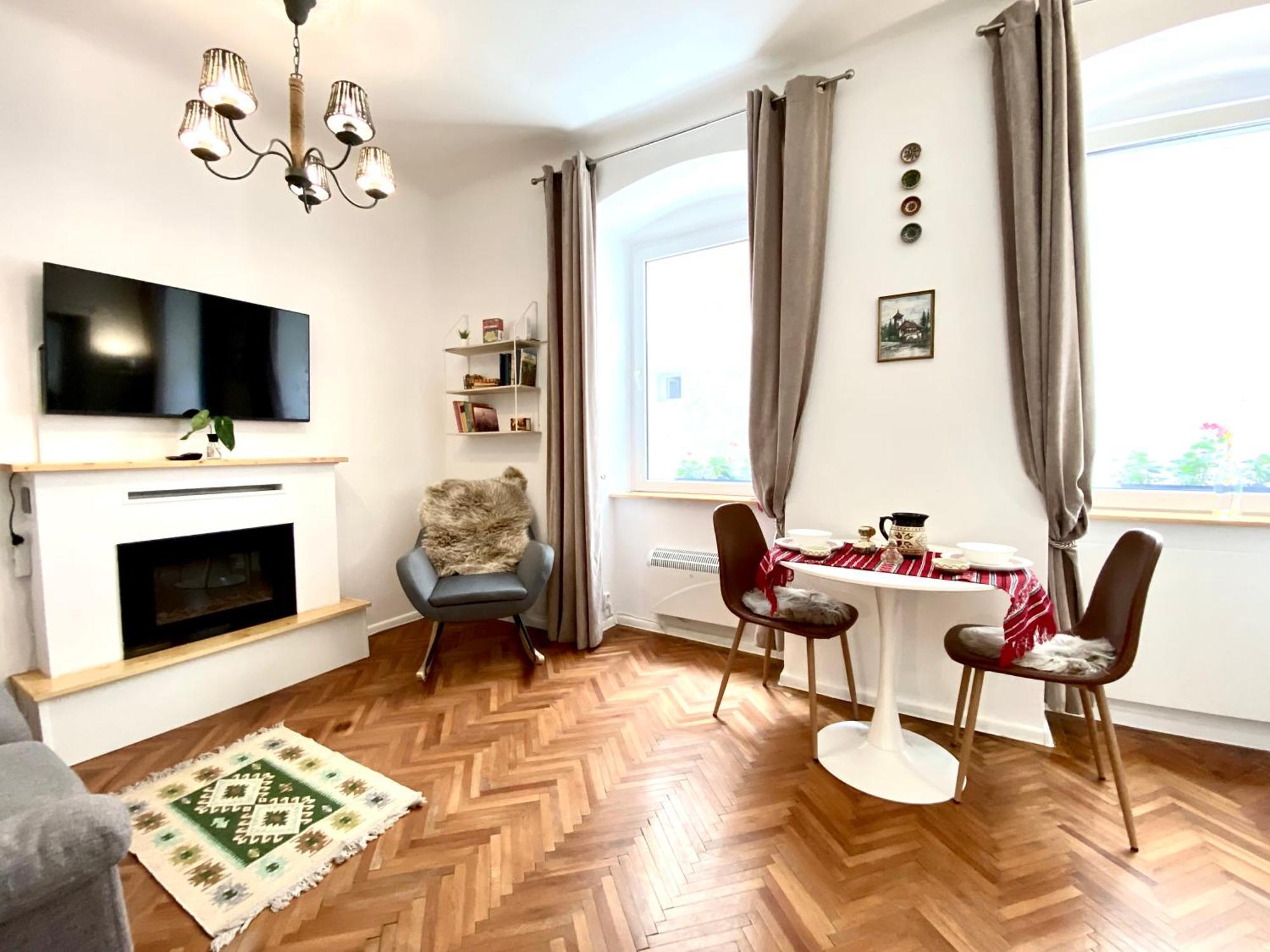 Traditional Meets Modern Apartment *